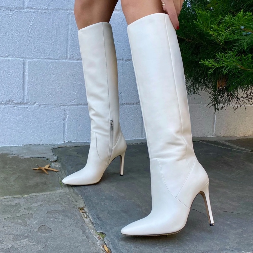 Vince Camuto Fendels Boots in Warm White Size 8.5